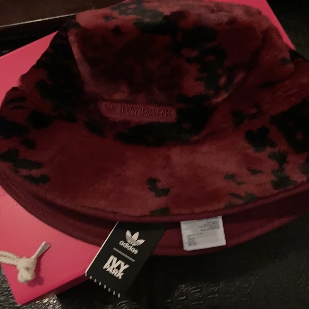 IVY PARK bucket hat rain hat - Picture 4 of 7